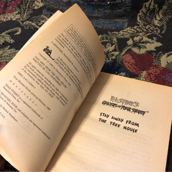 Lot of 5 Ghosts of Fear Street by R.L. Stine books - Picture 14 of 15